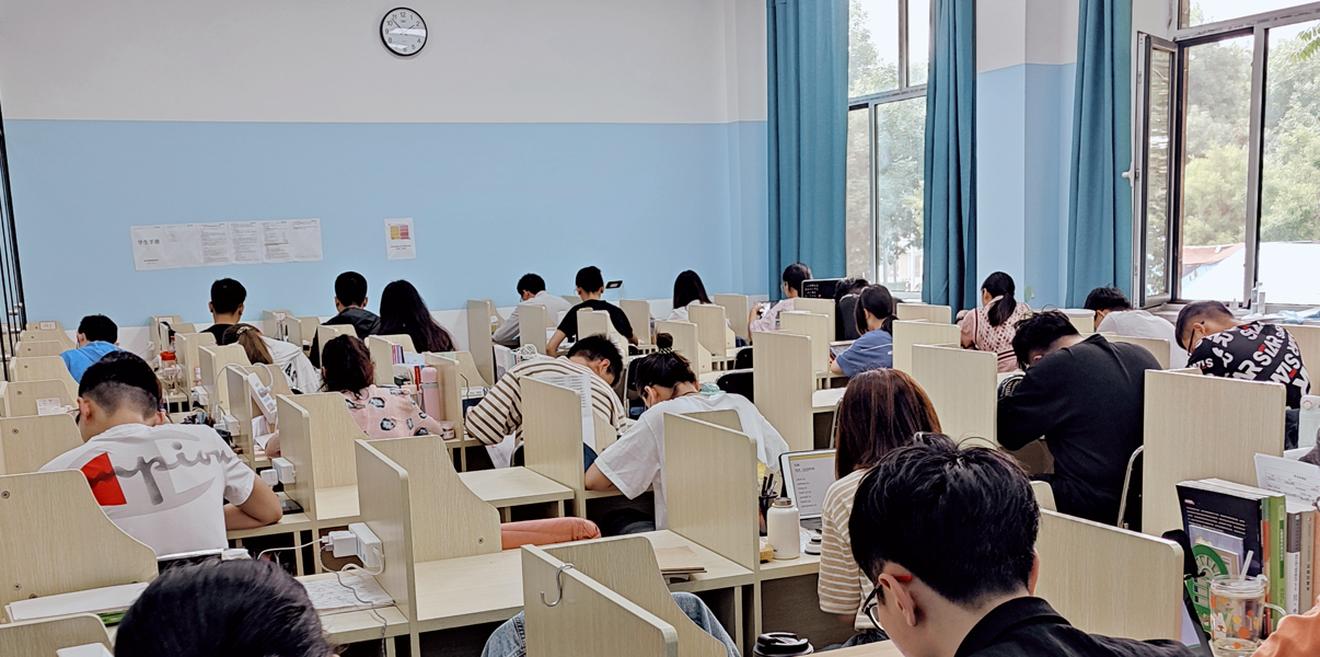 金普新区考研寄宿学校-学习氛围